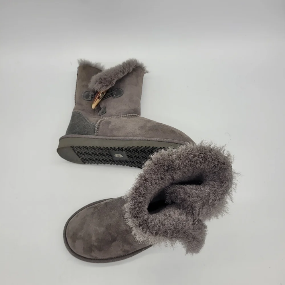 Cozie Steps Shoes Women's 6.5 Genuine Australian Sheepskin Toggle Short Boots